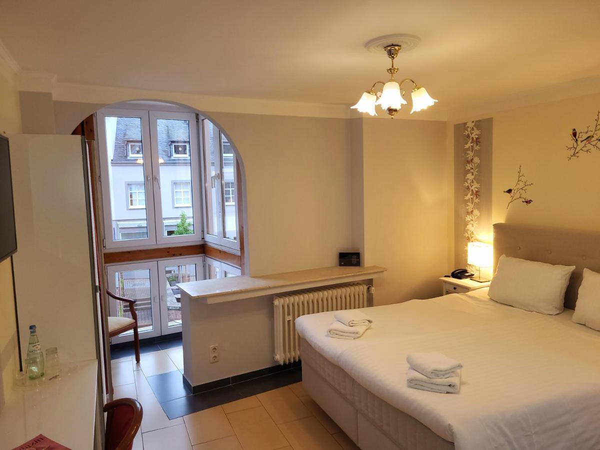 Hotel Am Markt Саарбург Экстерьер фото