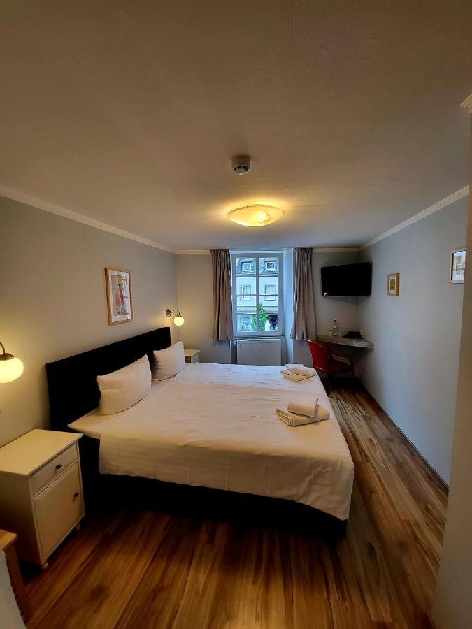 Hotel Am Markt Саарбург Экстерьер фото