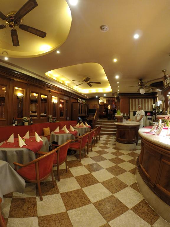 Hotel Am Markt Саарбург Экстерьер фото